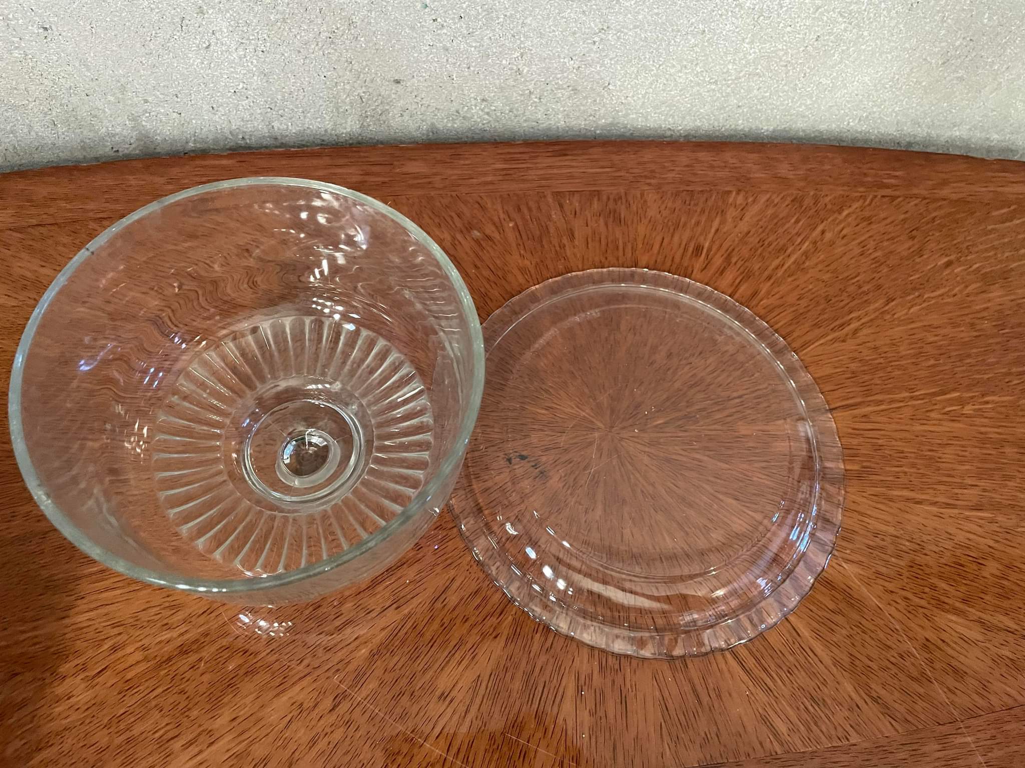Bell and plate in transparent glass