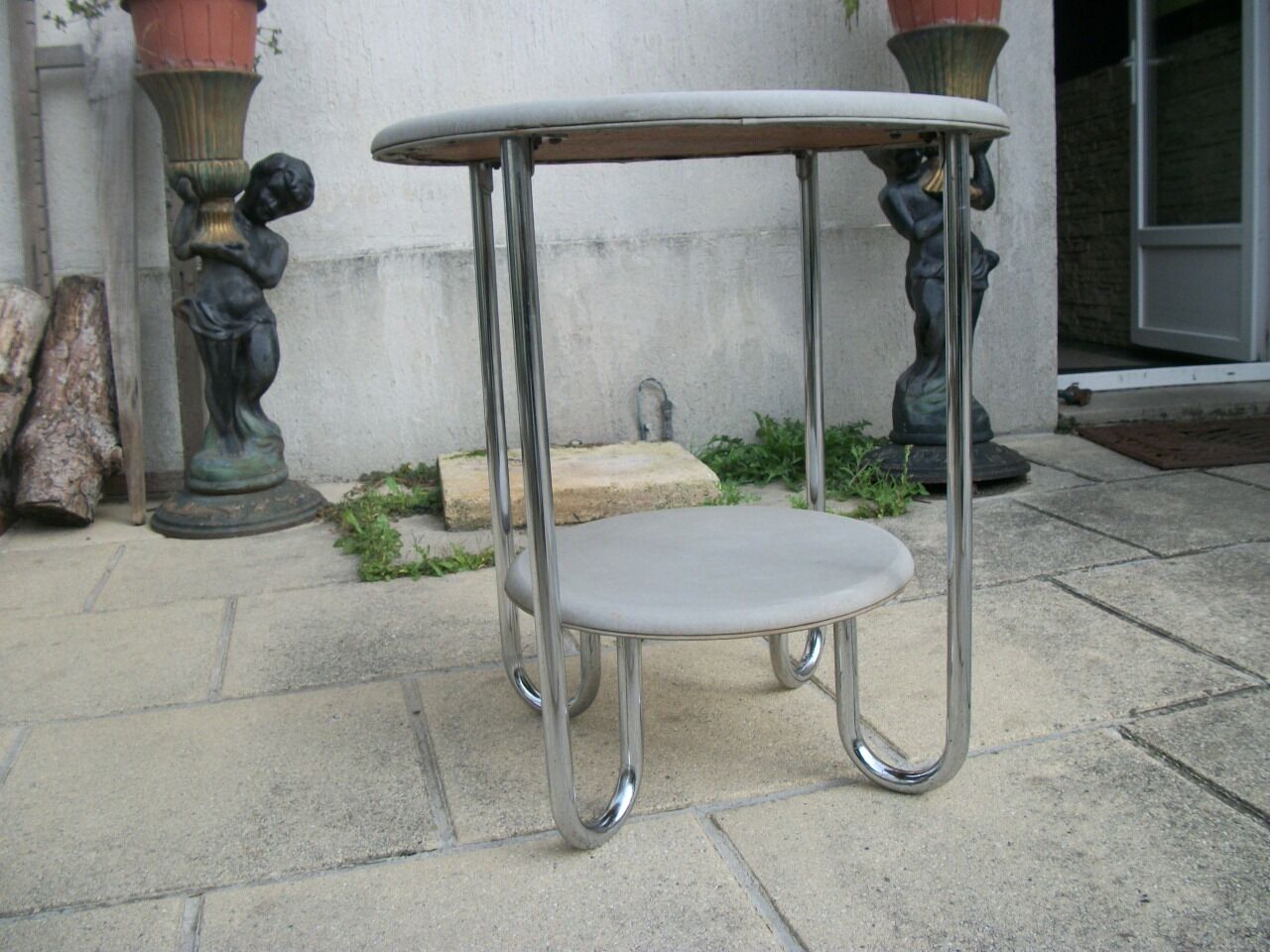 Pedestal table 2 trays Vintage