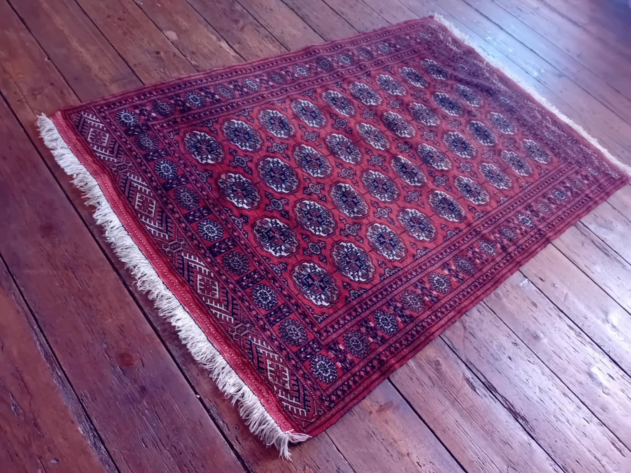 Handmade Turkmen Bukhara rug 172x116cm