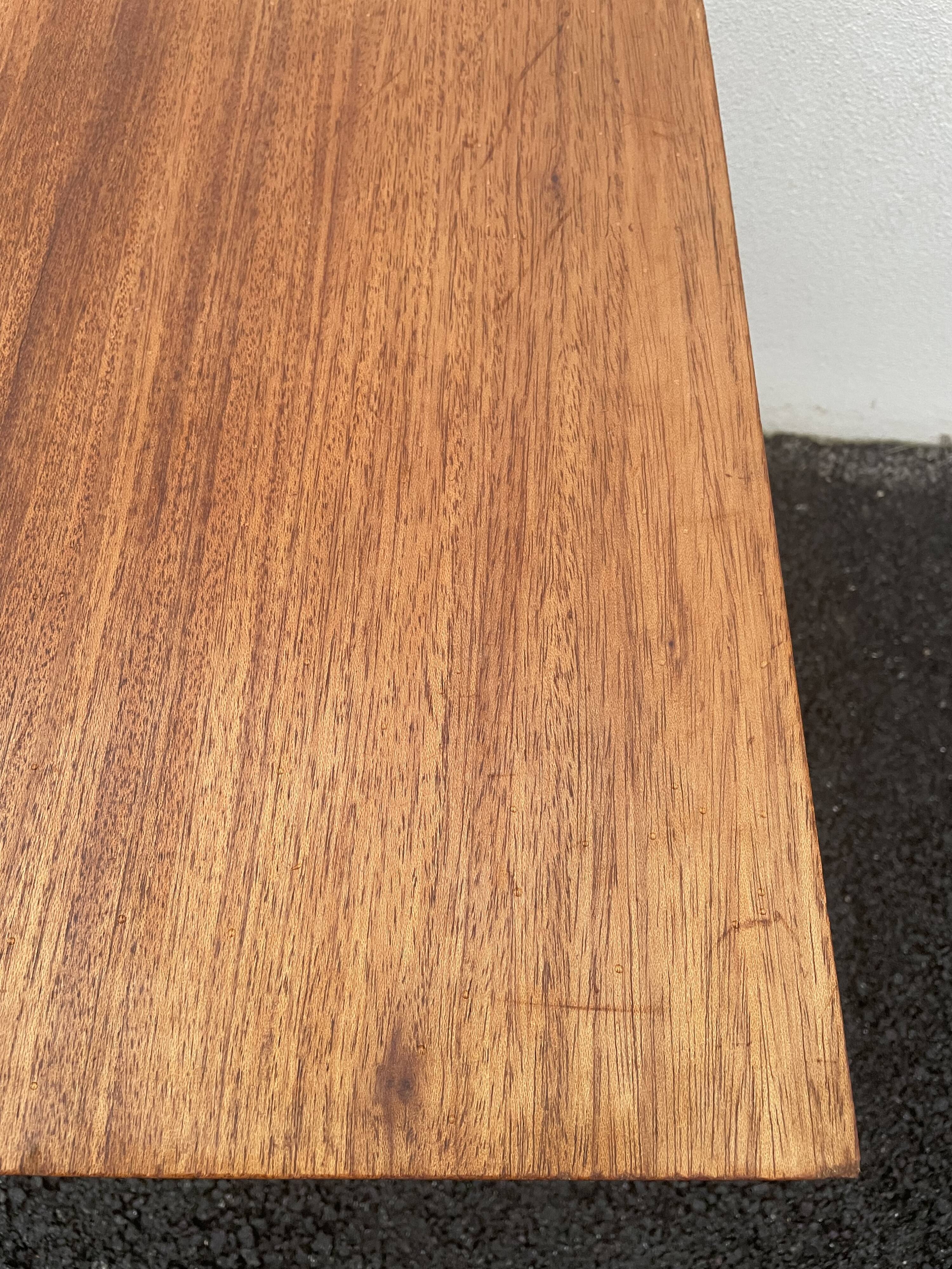 Table d’appoint ou chevet en teck 70’S