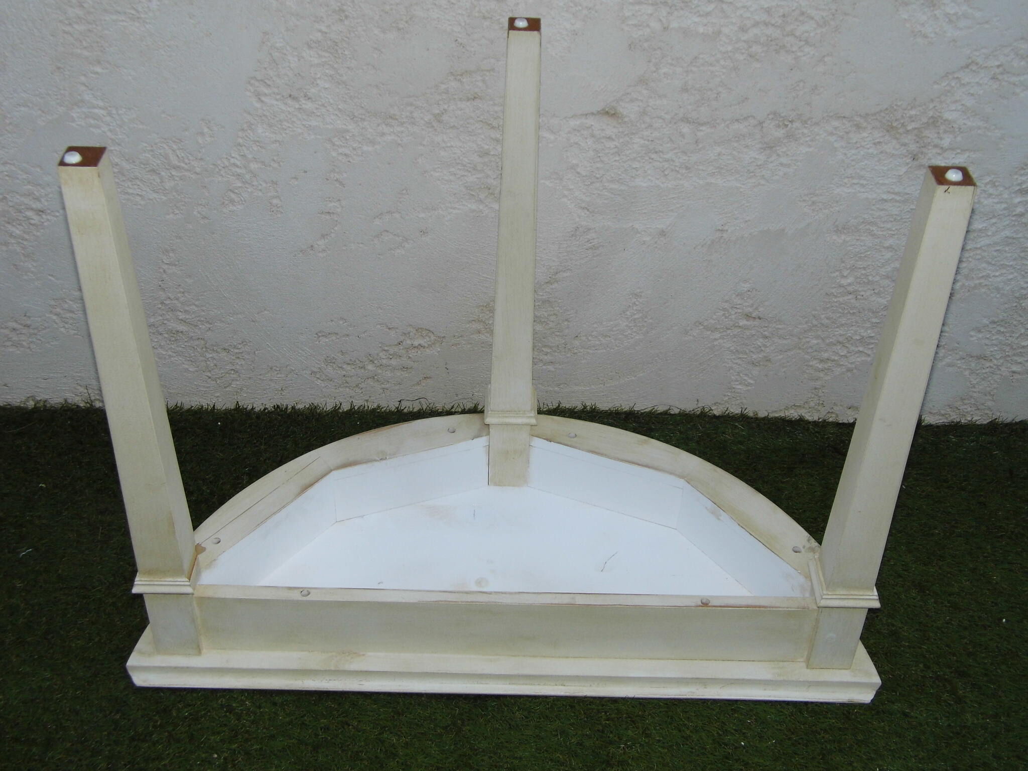 Solid painted wood console half-moon excellent condition