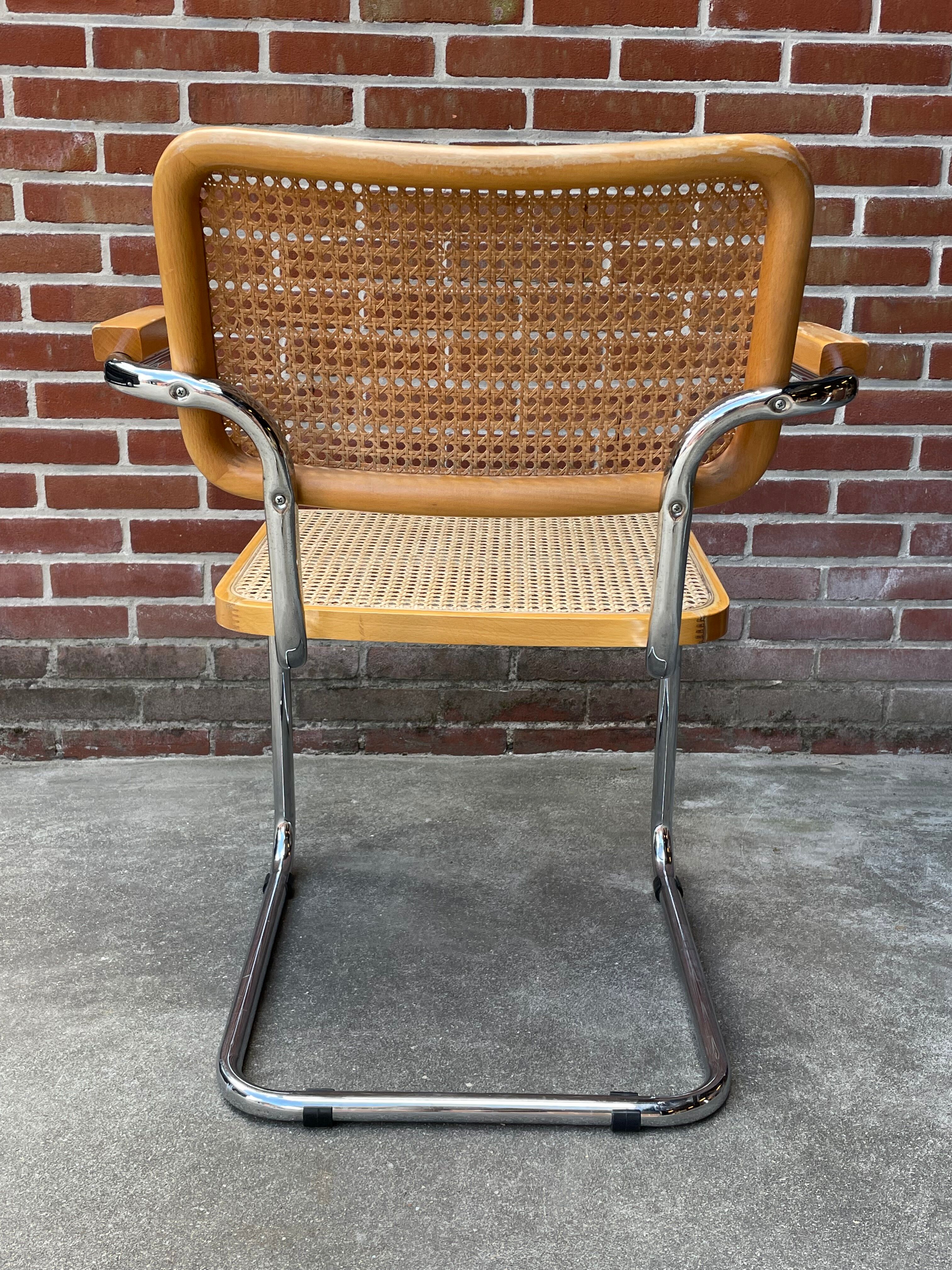Cesca chair B64 with armrests by Marcel Breuer Design