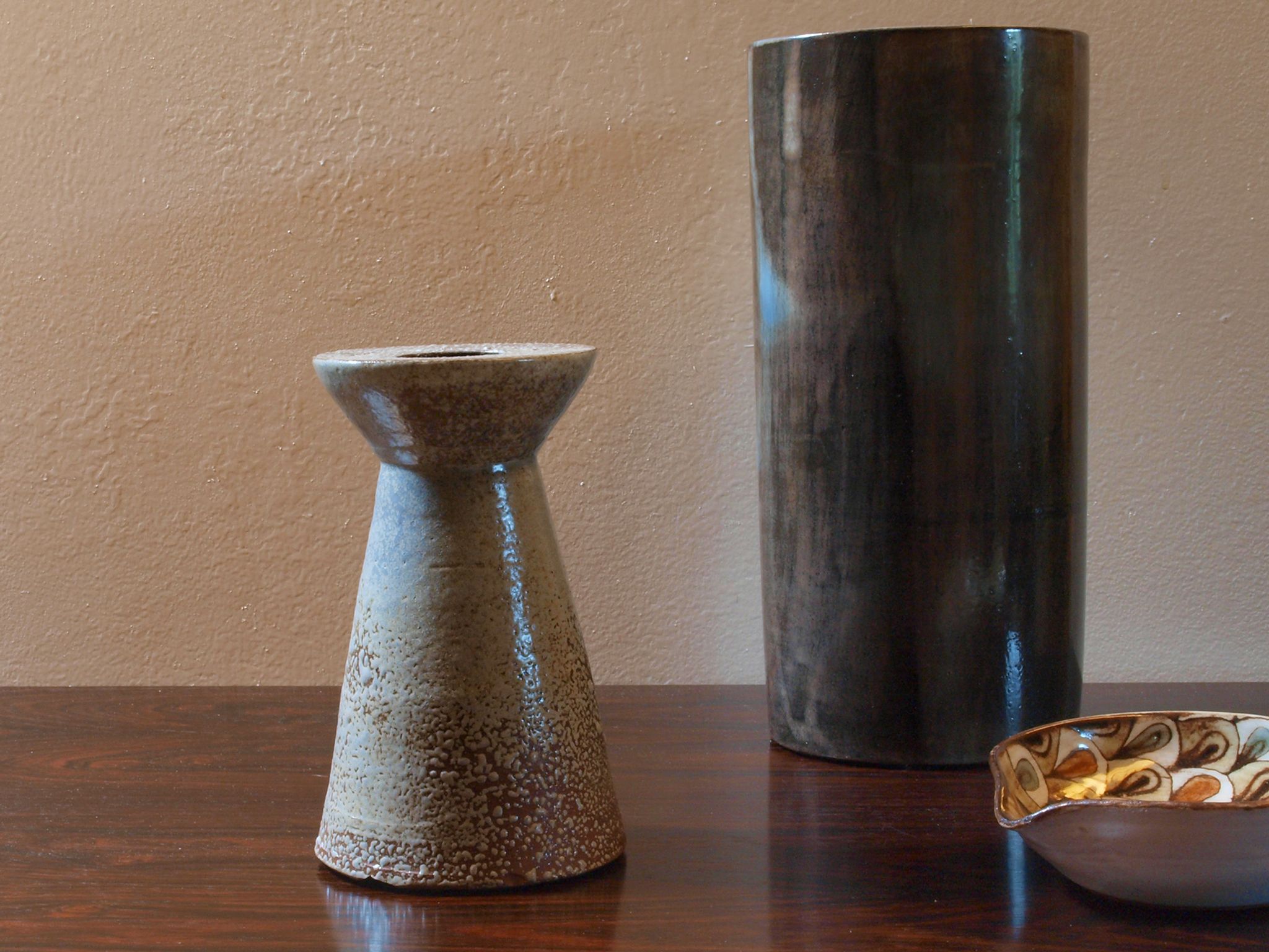 Vase diabolo brutaliste de Joël Baudoin, années 60