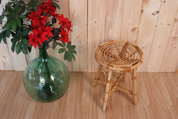 Spiral rattan stool