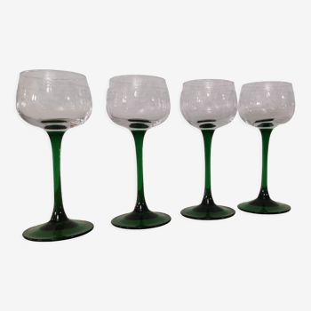 Lot de 4 anciens verres à vin à pied vert d'alsace décor vigne gravé arc cristal