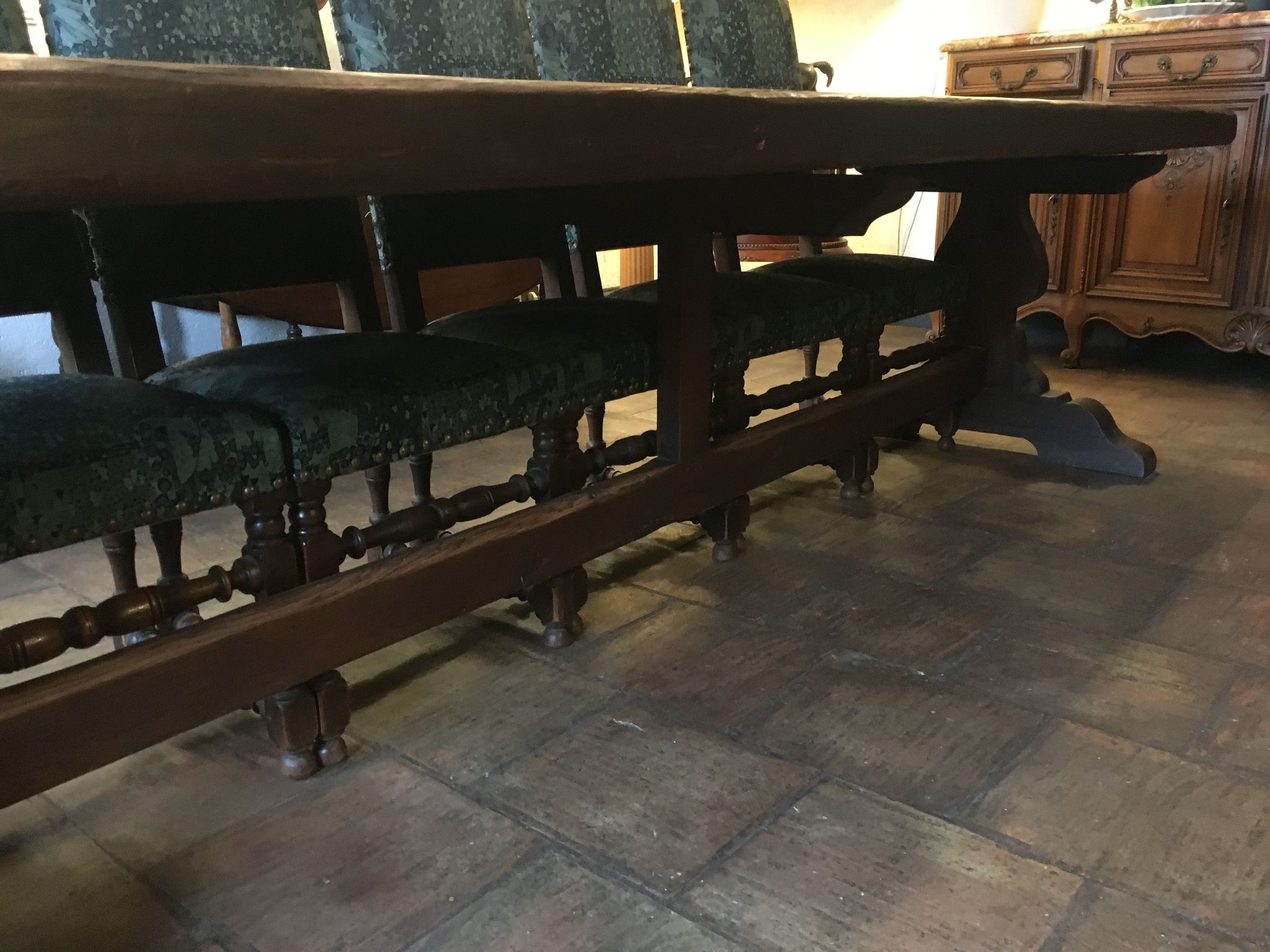 Monastery table - 9 chairs and 2 Louis XIII oak armchairs.