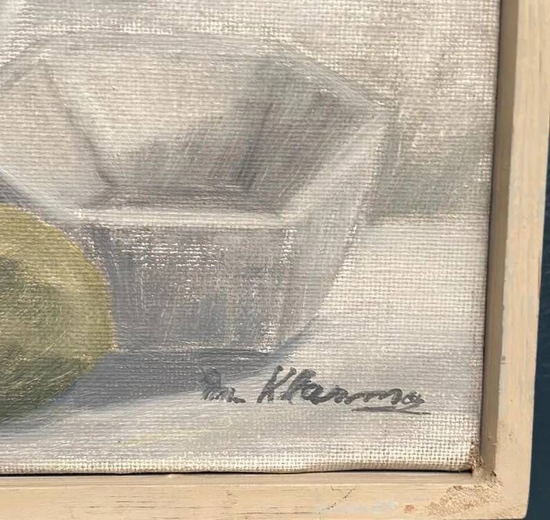Original Swedish Oil on Canvas – “Jug, Bowl and Fruits” by Main Klarmo‑Kärred – Signed – 1961 – Vintage & Framed – 49×40.5 cm (19.3"×15.9")