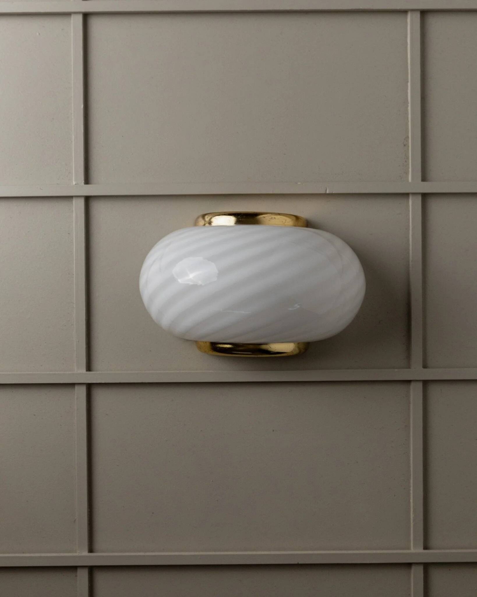Vintage Murano white opaline glass wall lamp with brass fittings, 1970s Hollywood Regency, Italy