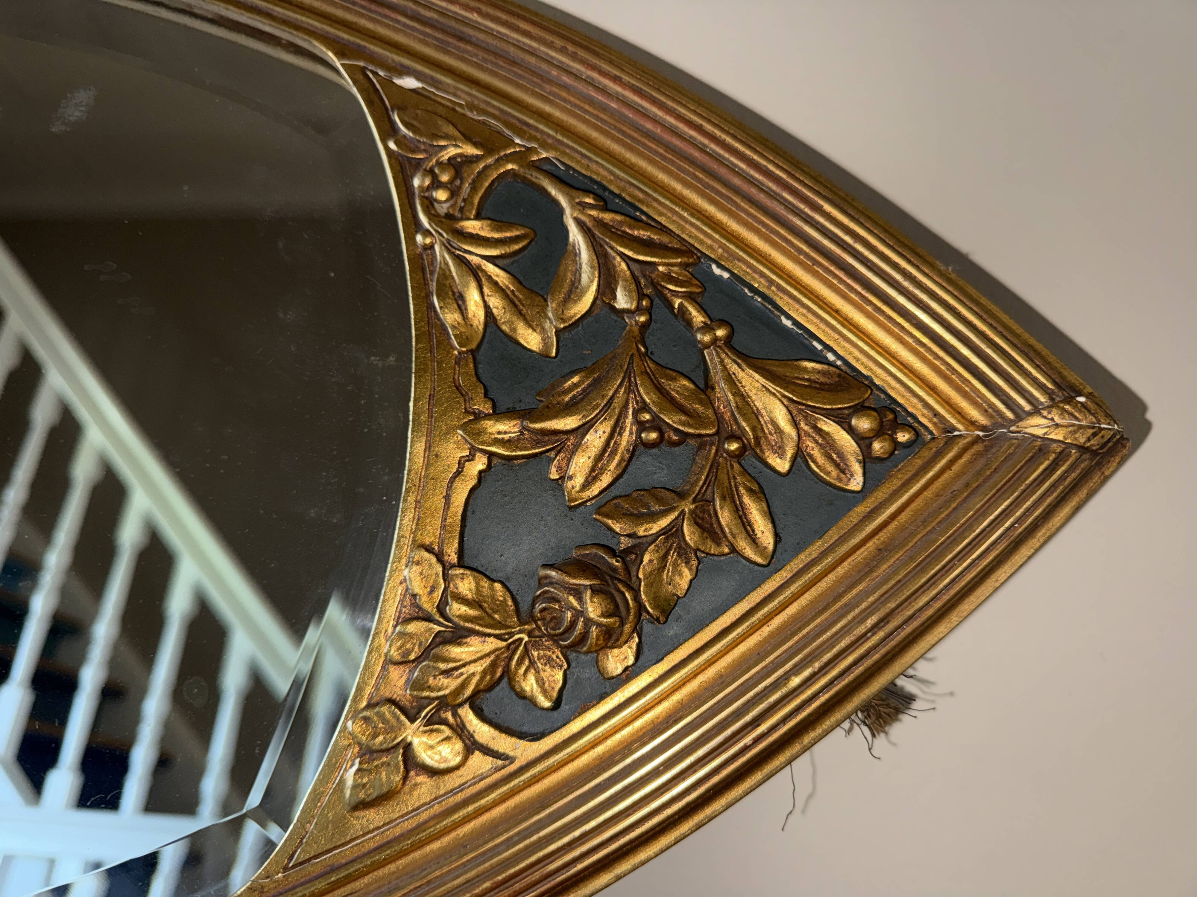 Antique gilded wooden mirror, shuttle shape - Maison Dannwolf, Strasbourg - F