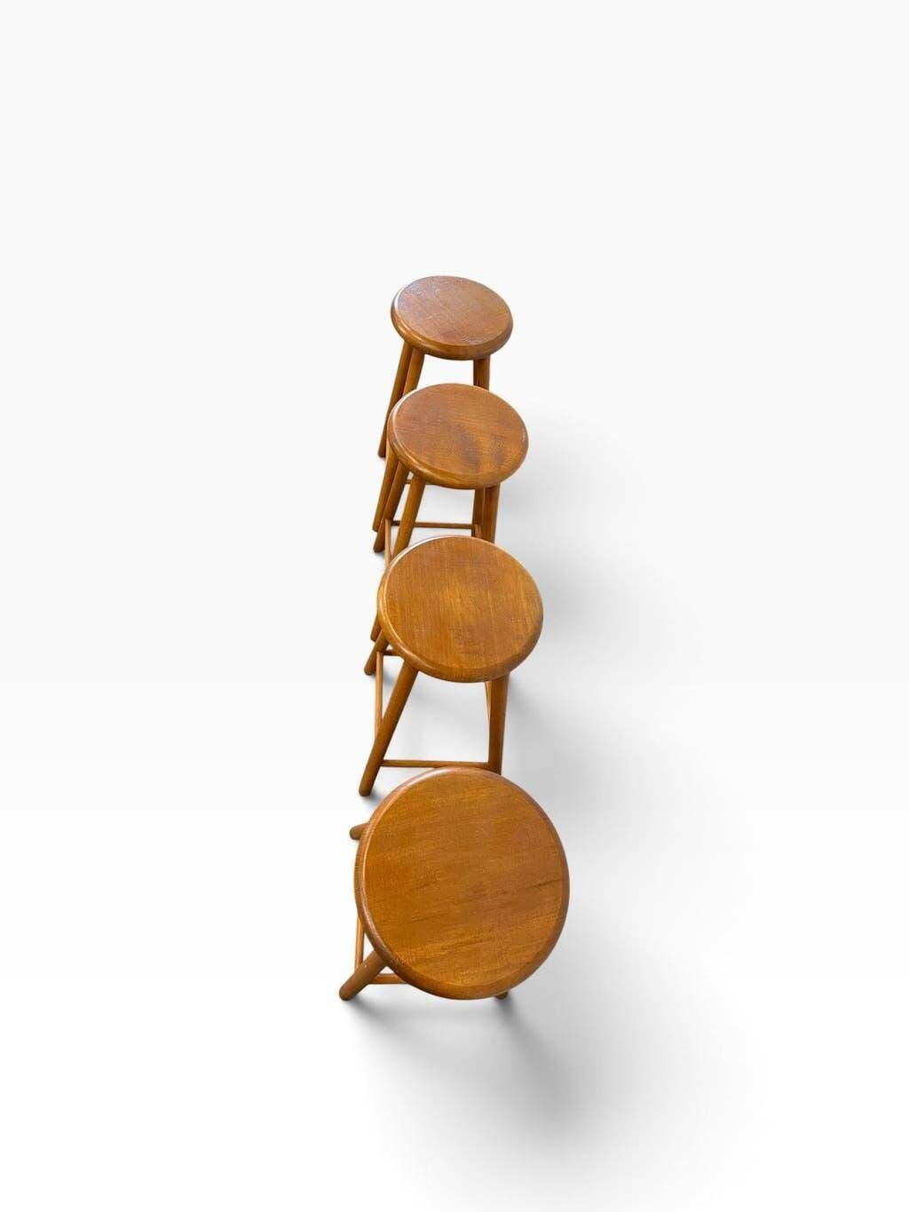 Ensemble de 4 tabourets vintage en bois / tabourets de bar
