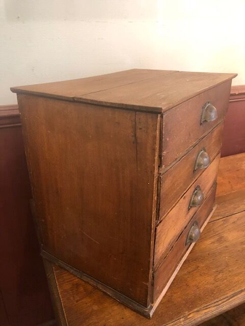 Wooden haberdashery furniture with 4 drawers