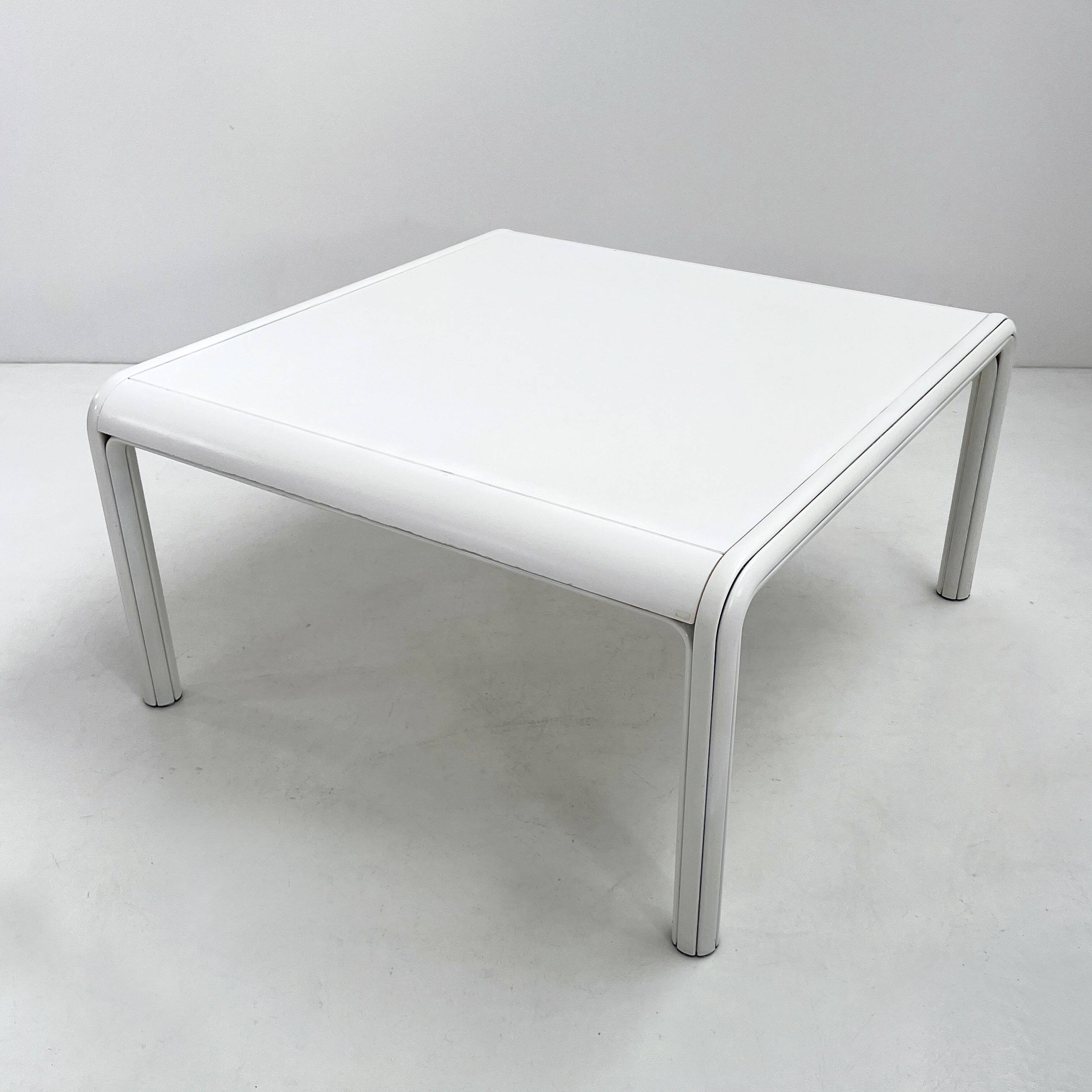 Dining table "Orsay" by Gae Aulenti for Knoll 1970