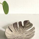 LEAF-Shaped Metal Pocket Empty
