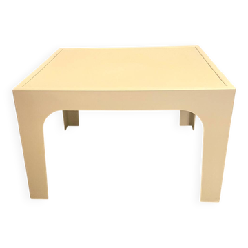 Table Basse Plastique Vintage FLAIR