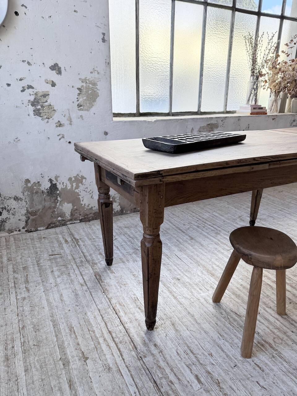 Solid oak farmhouse table with integrated extensions 1950