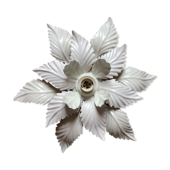 Applique fleur en métal laqué blanc