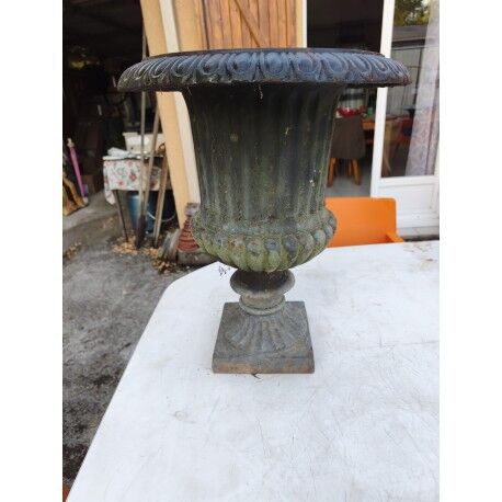 19th-century cast iron "Médicis" vase
