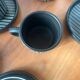 Tasses à café noir rayée blanc vintage Salins