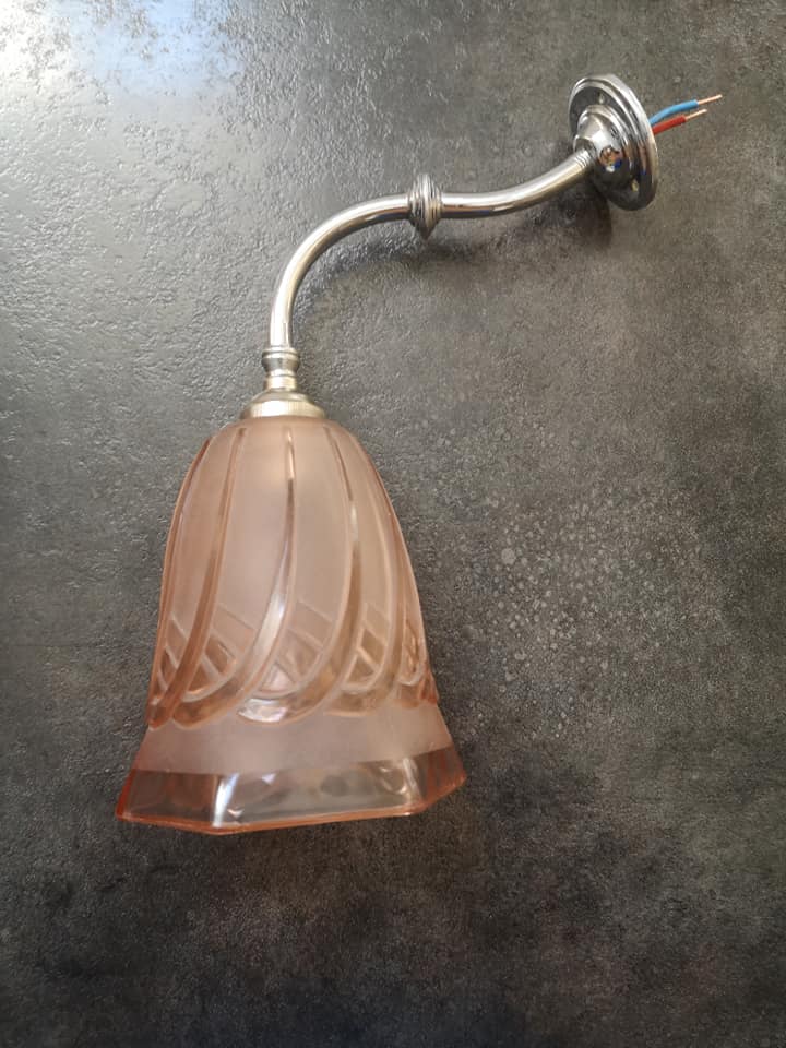 Applique ancienne tulipe pâte de verre rose art déco métal argenté  1930 tbe col de cygne