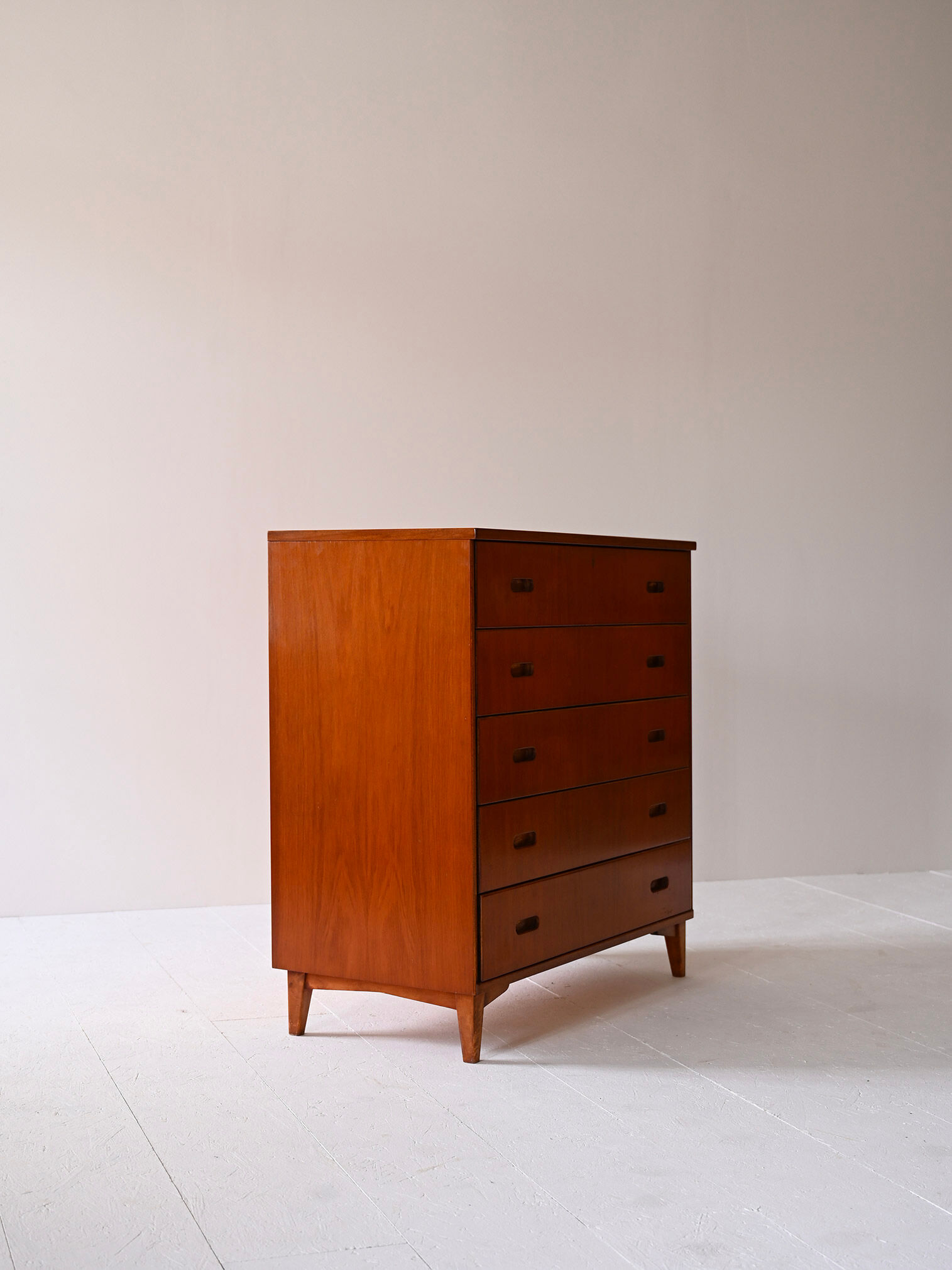 Scandinavian chest of drawers with lock