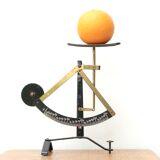 Libra weighs letter, 50s