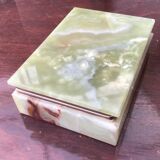 Vintage box in green onyx