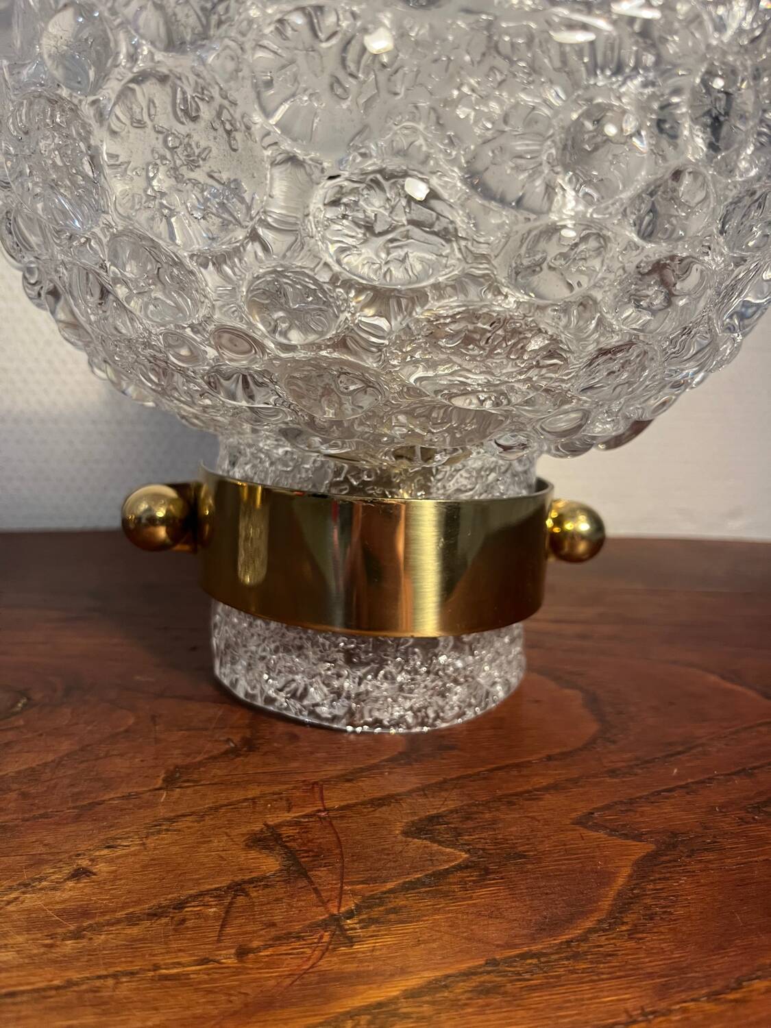 Paire d’appliques murales vintage en verre de glace et laiton – Années