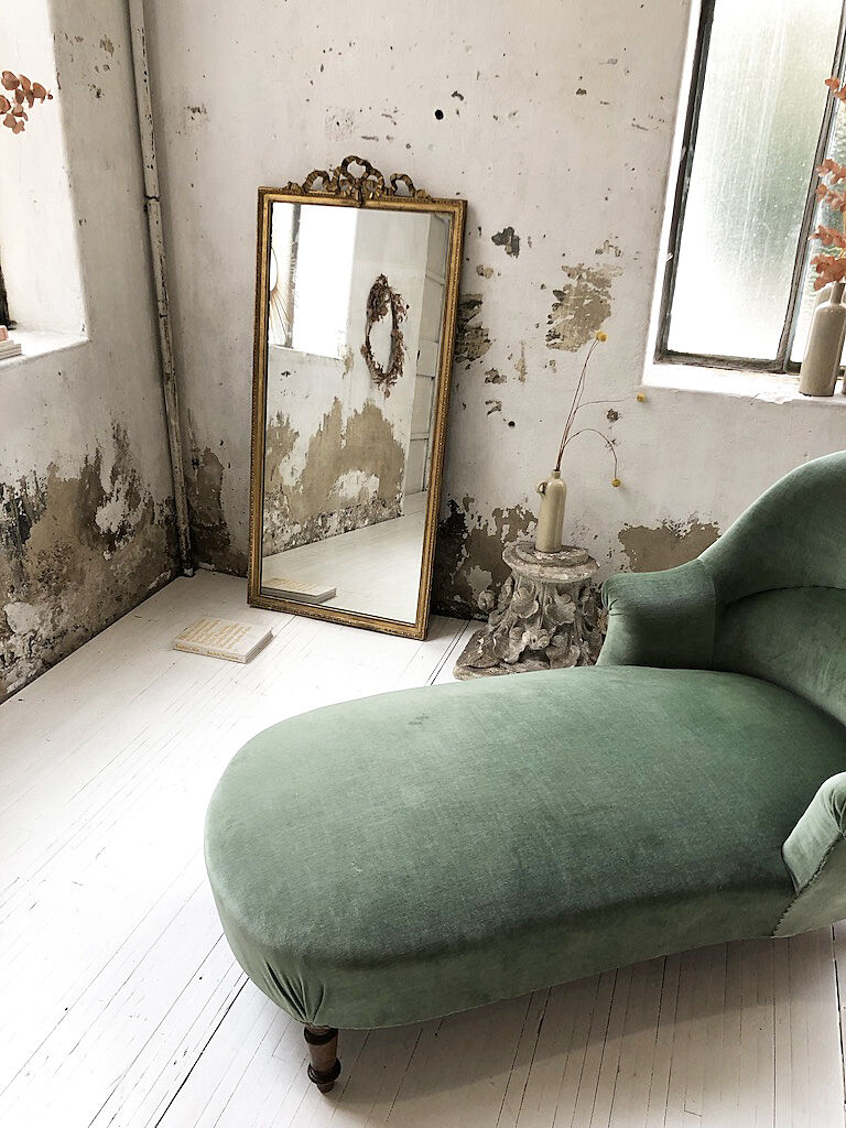 Meridian Napoleon III green velvet