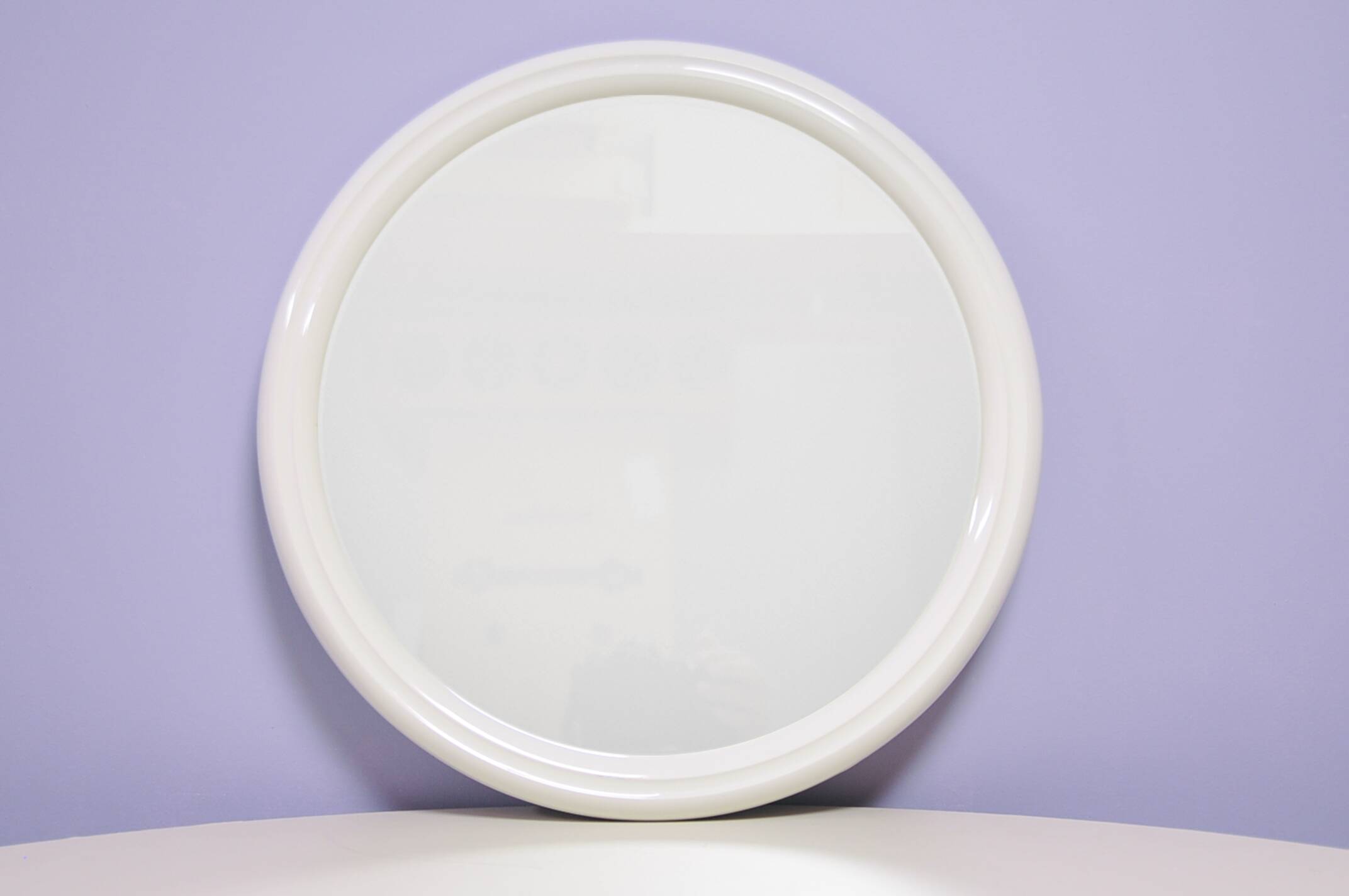 Vintage white round mirror Tiger