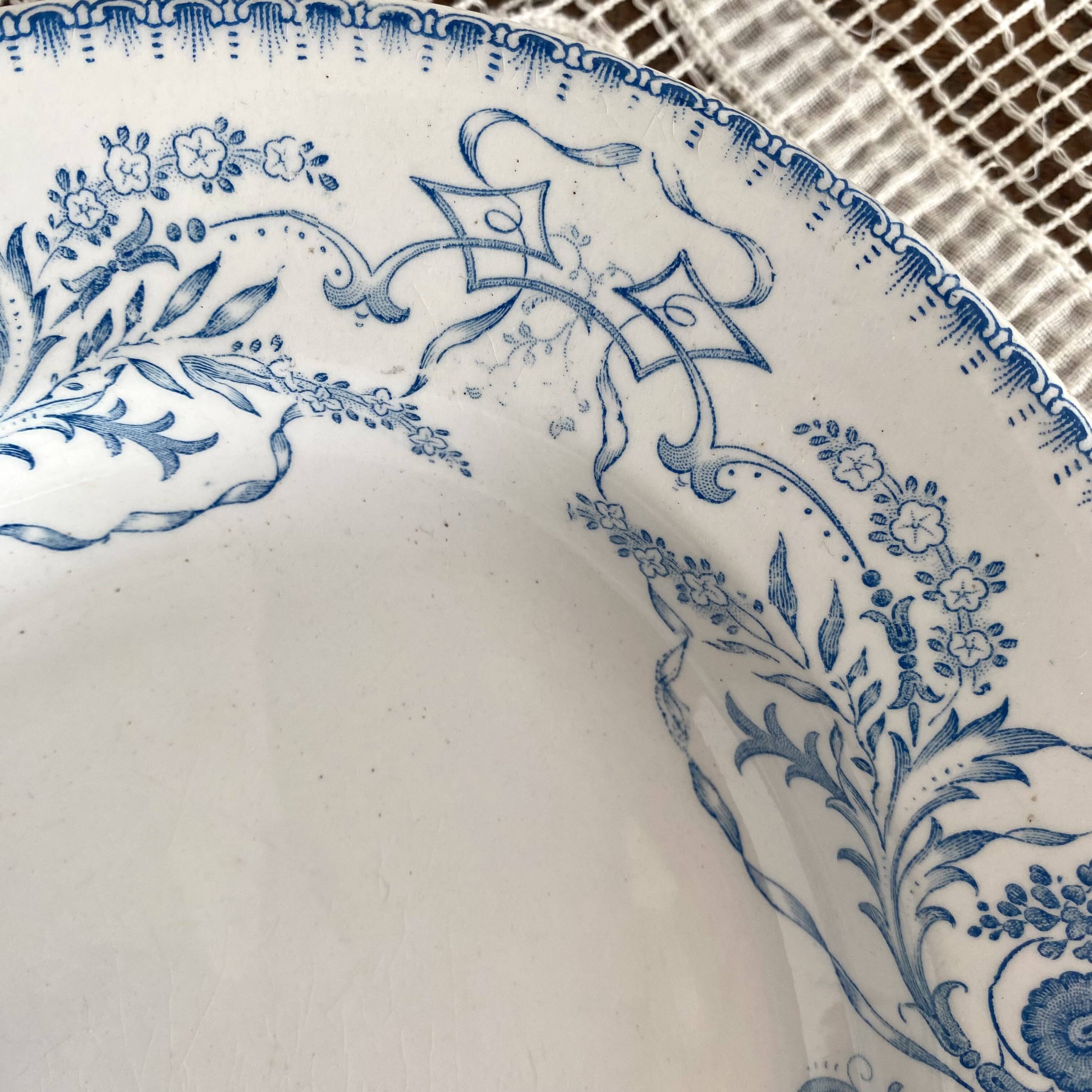 Boch Frères Rubis model ironstone oval dish