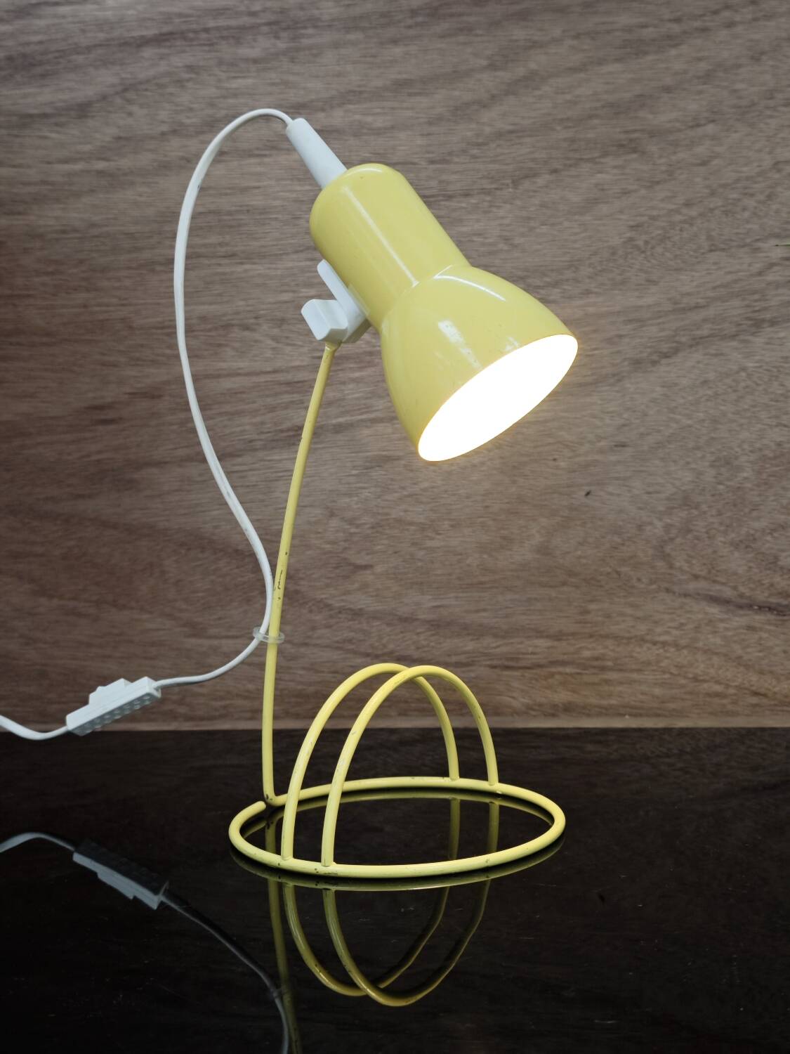 Lampe de bureau vintage jaune 1980