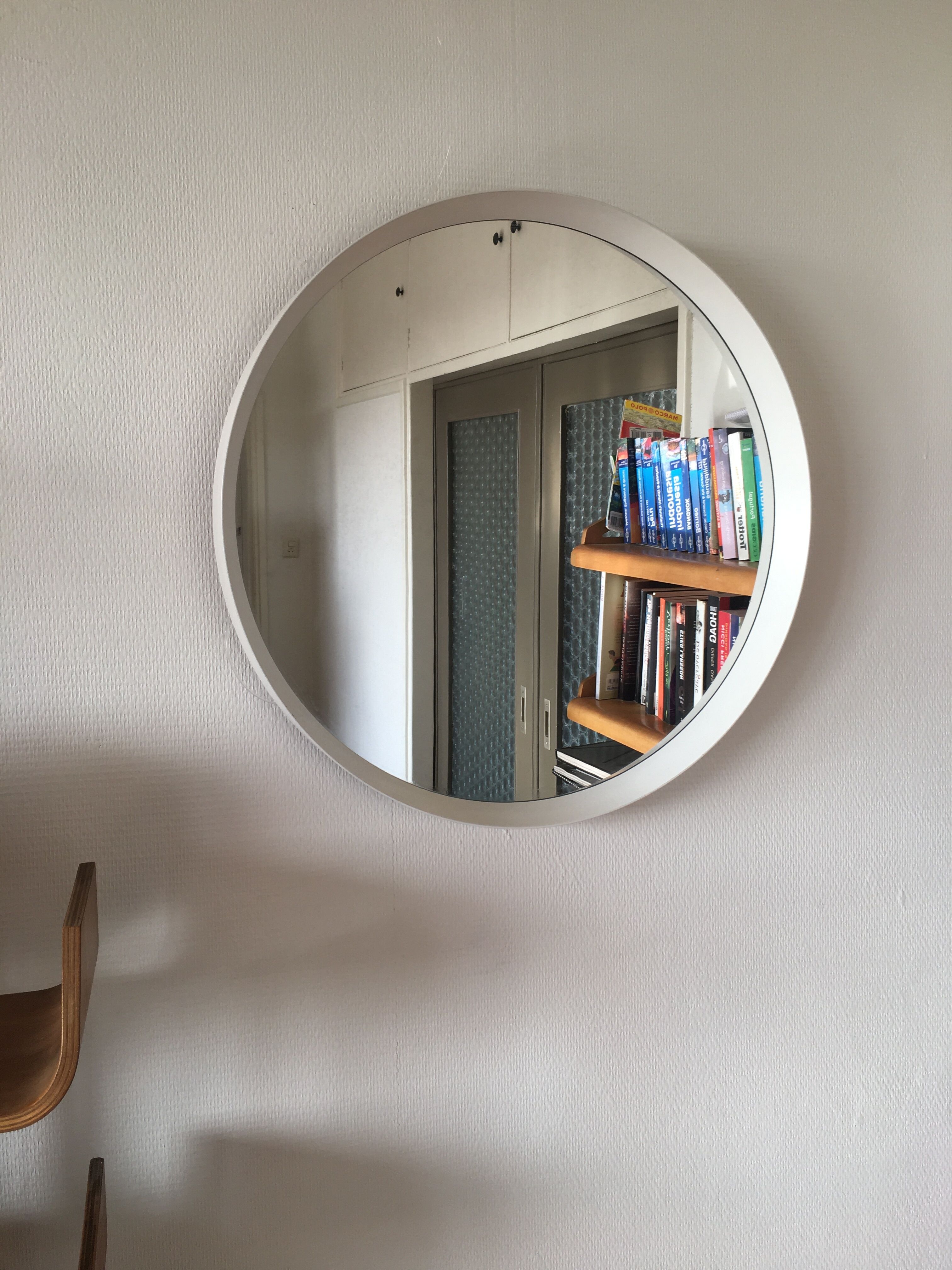 Scandinavian white round modern mirror - 60cm