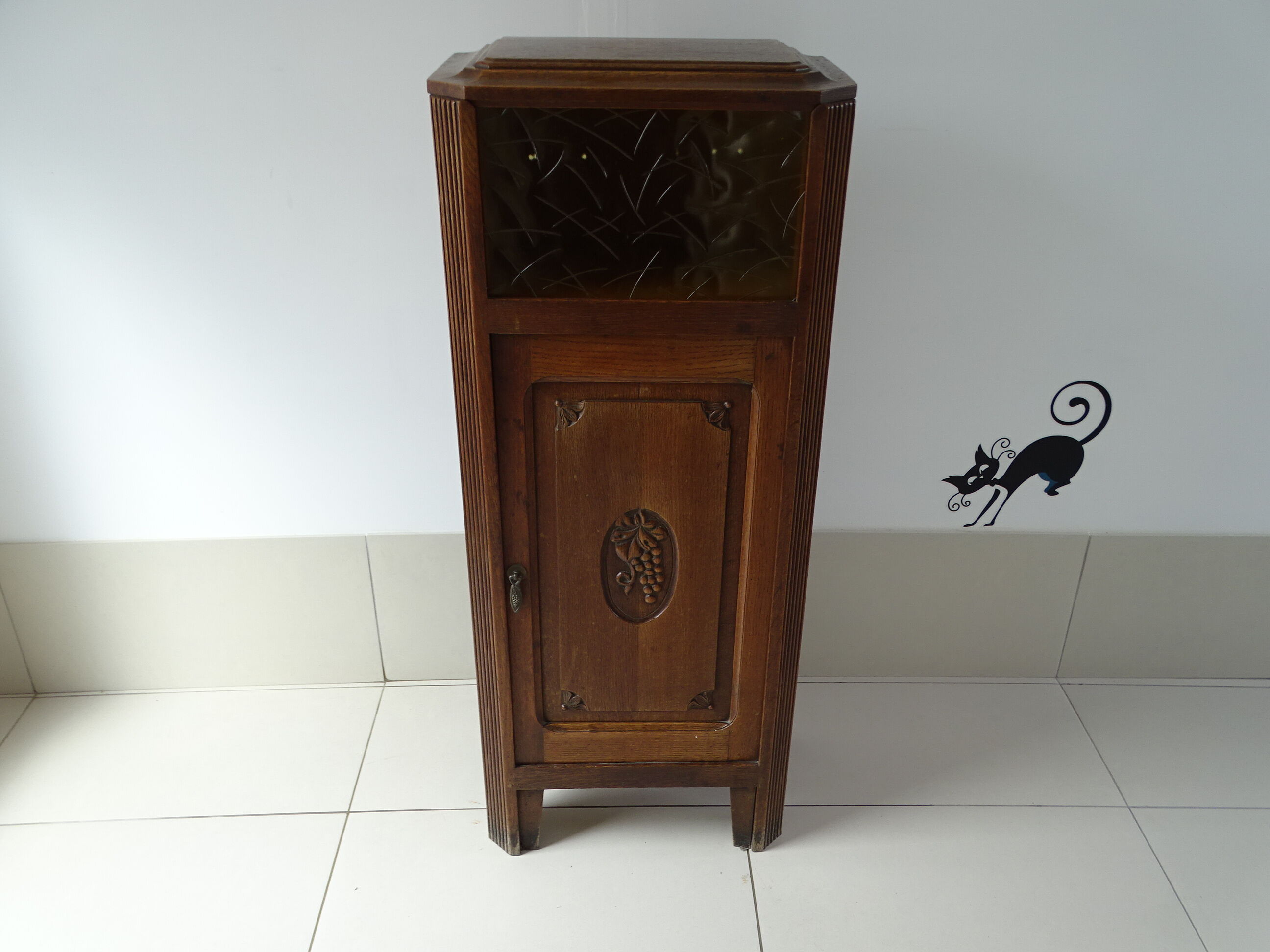 Showcase sideboard art deco in solid oak