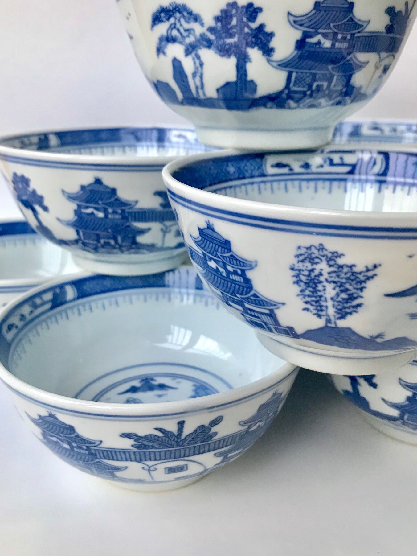 Set of 10 Chinese bowls