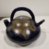 Chevrette, orchid flower pitcher