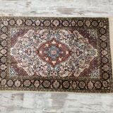 Tapis persan fait main en laine et soie