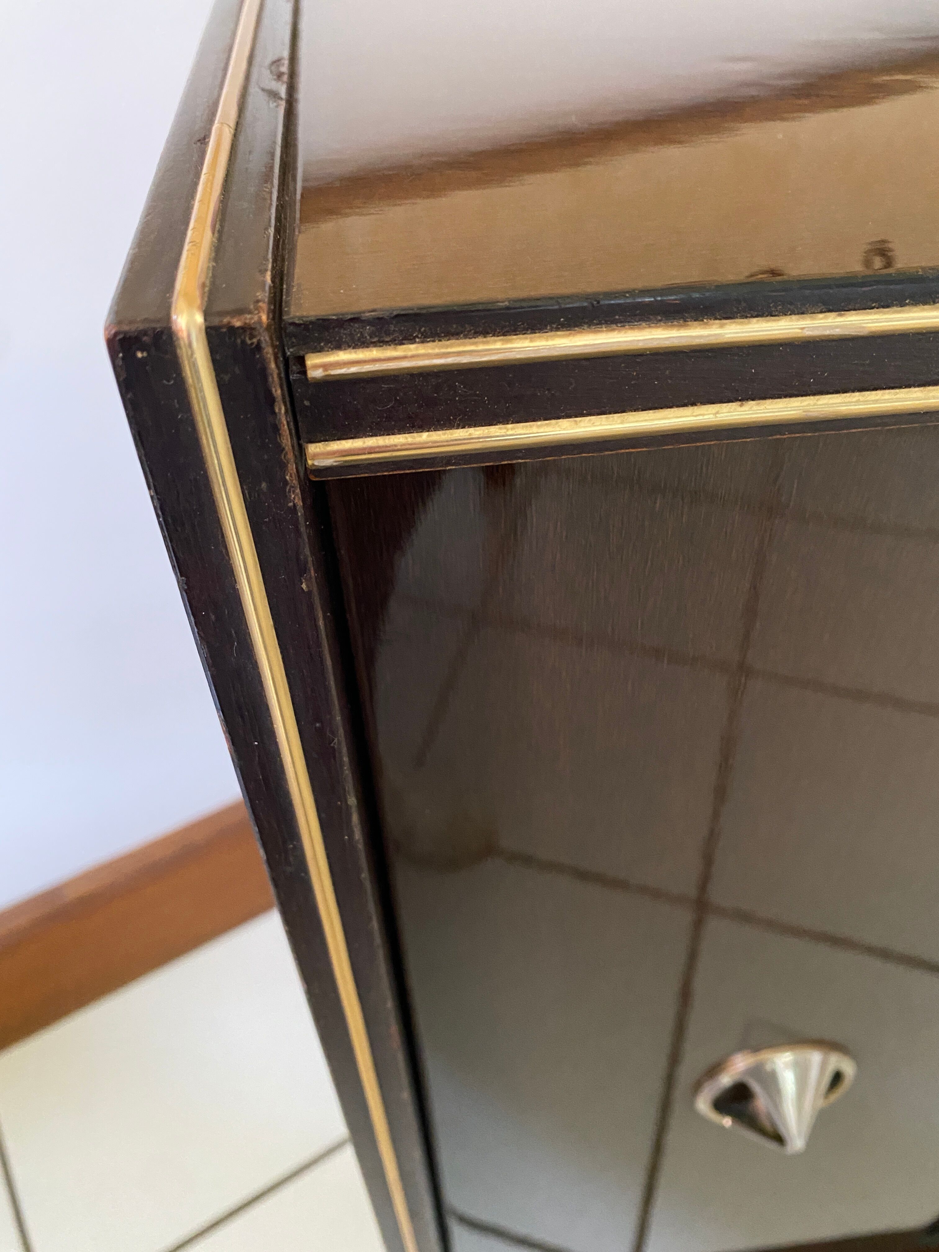 Illuminated window bar