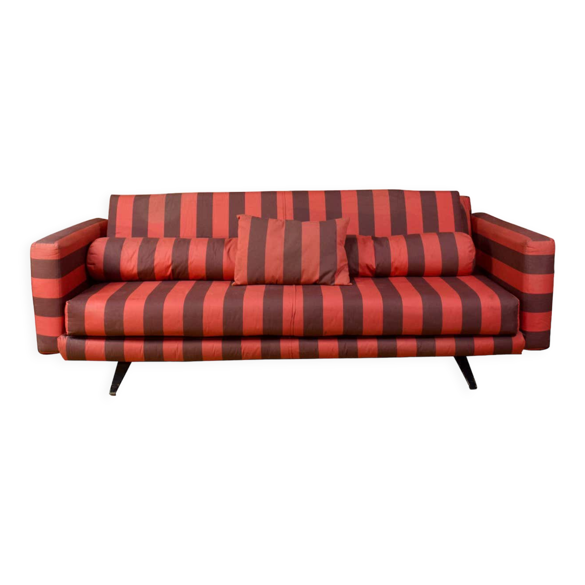 Red and purple fabric sofa from 1970