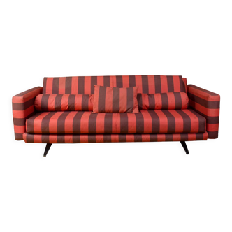 Red and purple fabric sofa from 1970