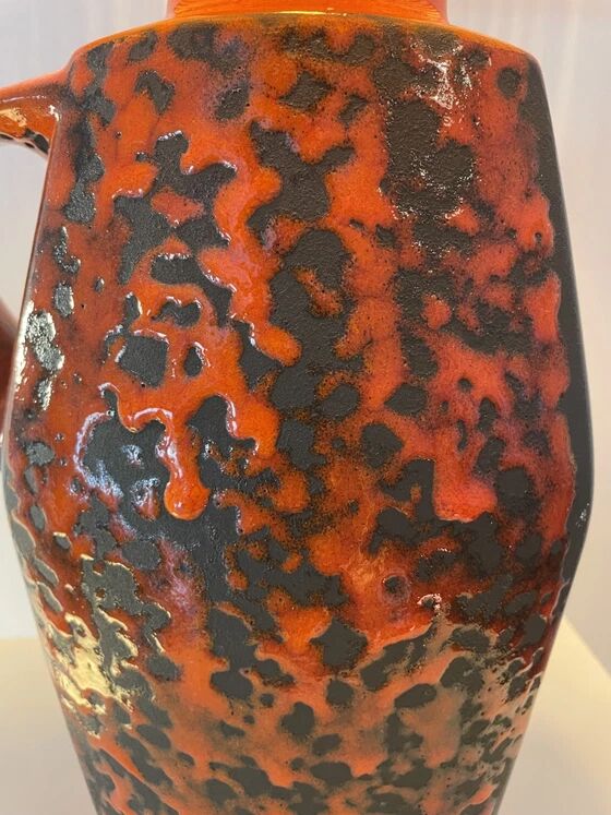 70s Fat Lava lamp with Pop Art shade