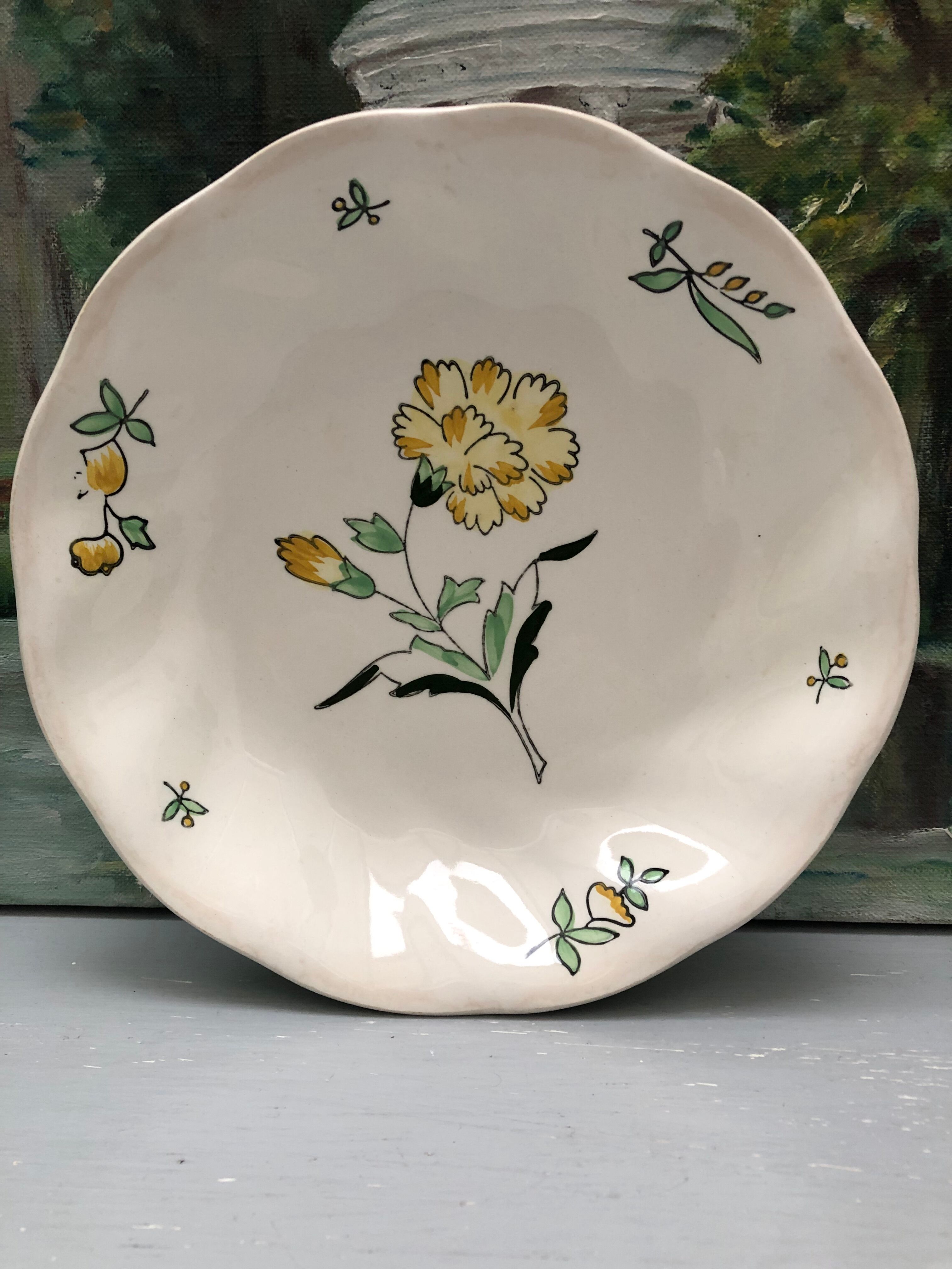 Lots de 4 assiettes creuses, Modèle embrun, aux motifs à fleurs jaune. Estampillées Salins France.