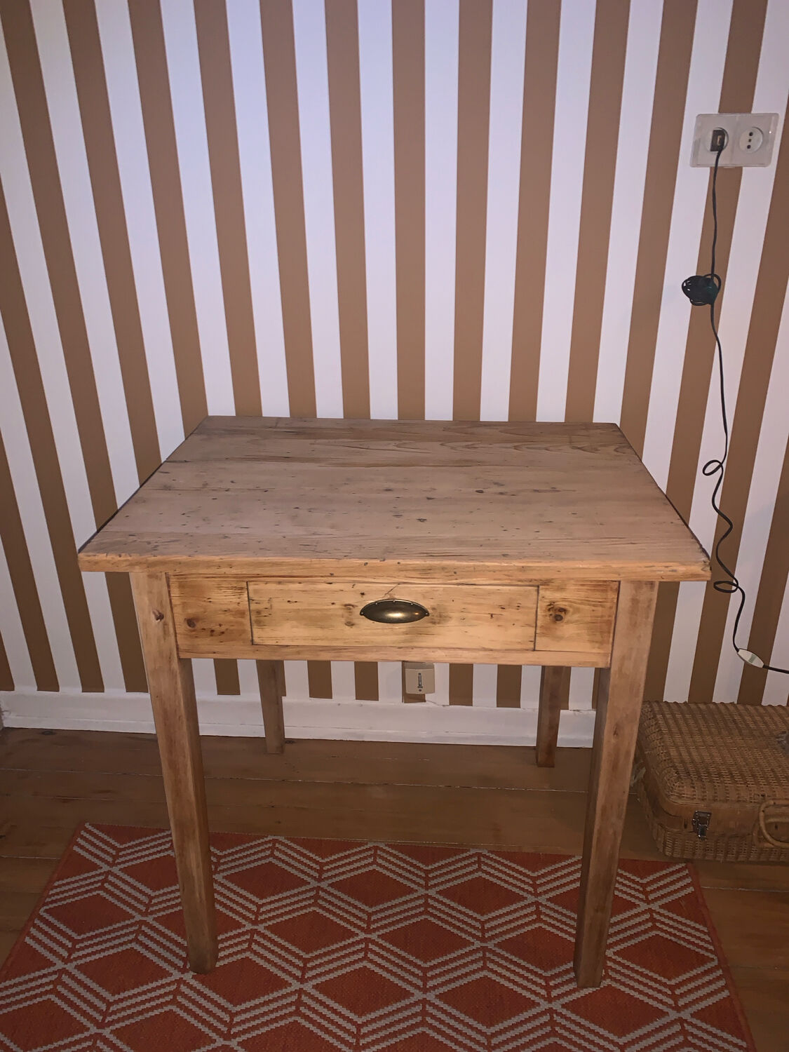 Solid wood desk, 1 drawer