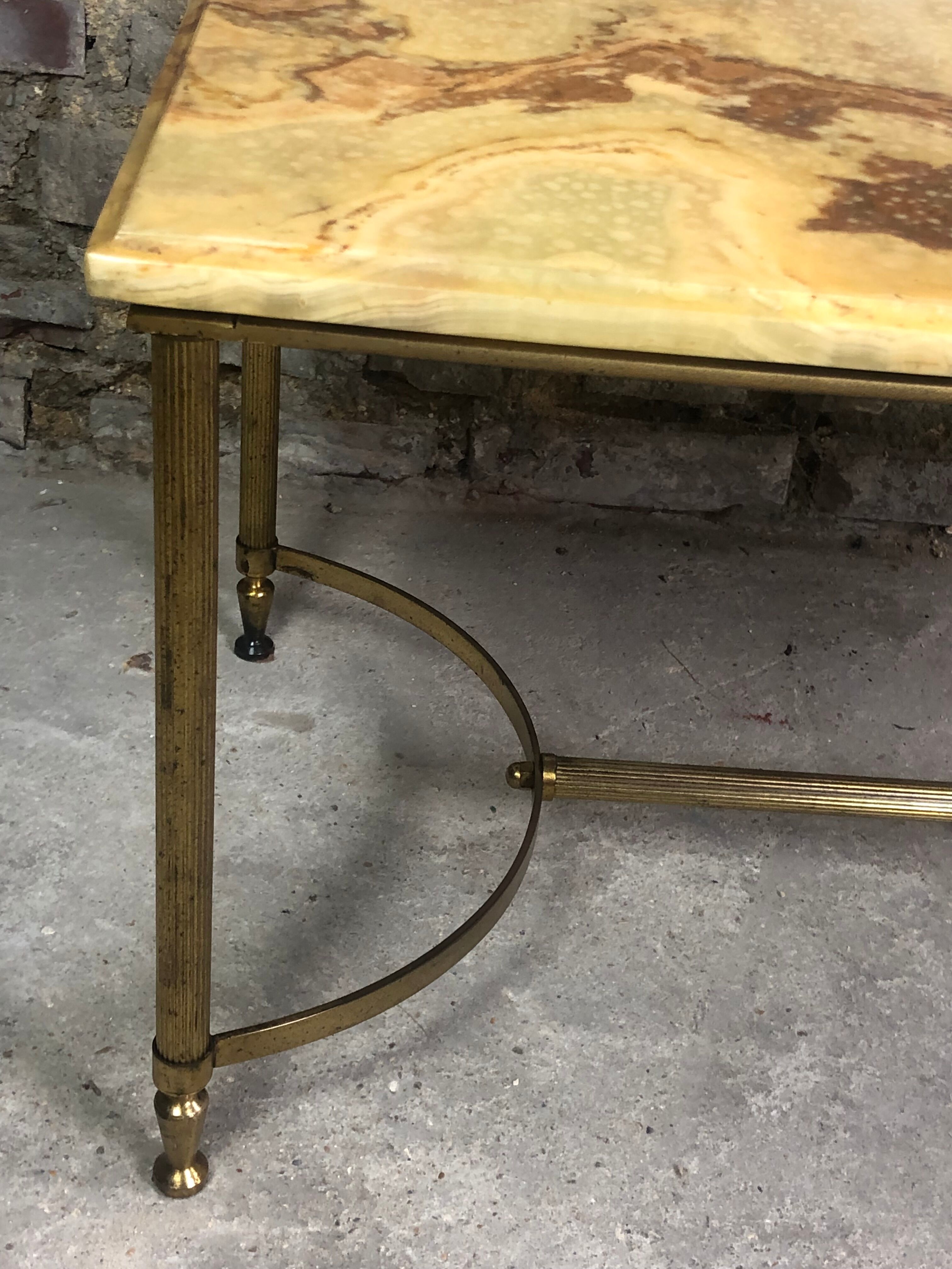 Coffee table in brass and onyx vintage 1960