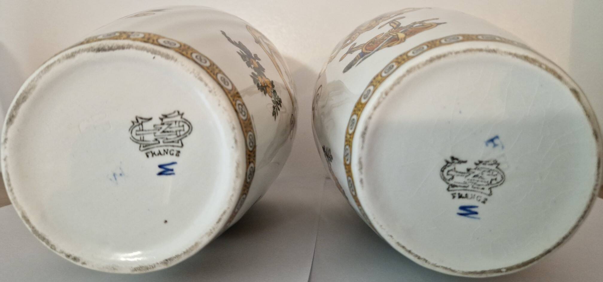 Important pair of Renaissance vases in Gien earthenware – early 20th century