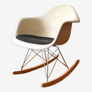 Fauteuil rocking RAR de Charles et Ray Eames, interform Herman Miller, 1970