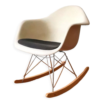 Fauteuil rocking RAR de Charles et Ray Eames, interform Herman Miller, 1970