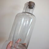 Flacon ou bouteille de pharmacie en verre - laboratoire, apothicaire