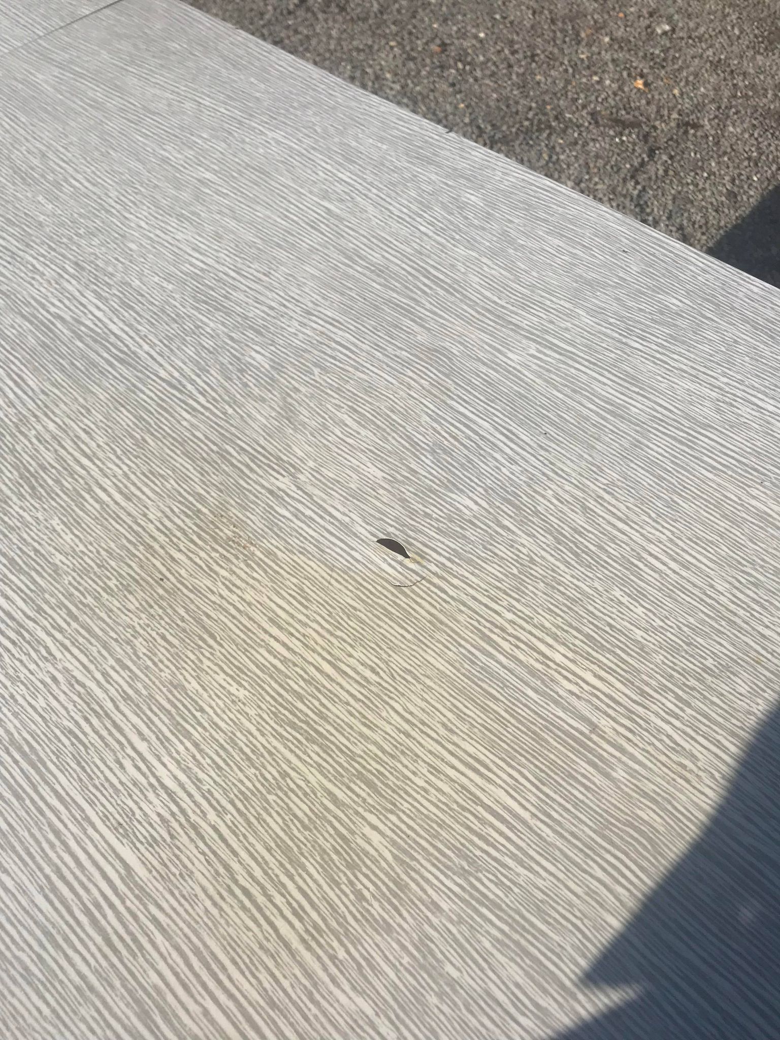 Table in formica