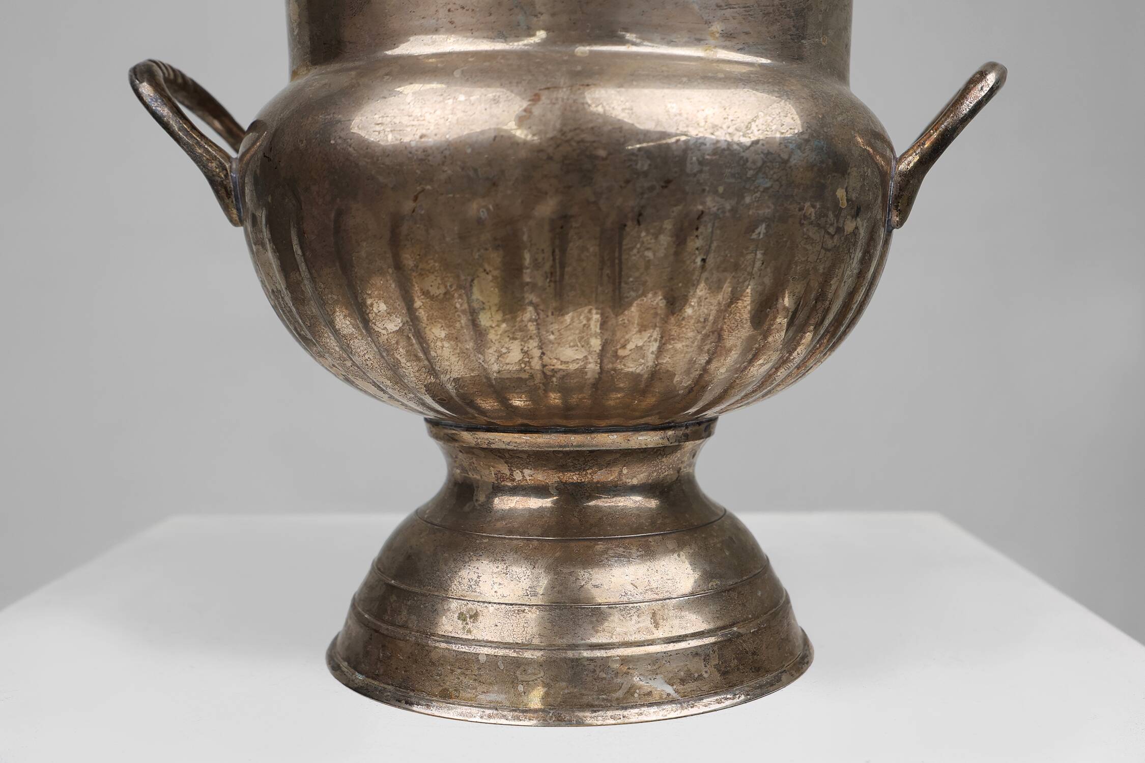 Antique Silver Plated Copper Champagne Bucket in Medicis Shape, 1890s
