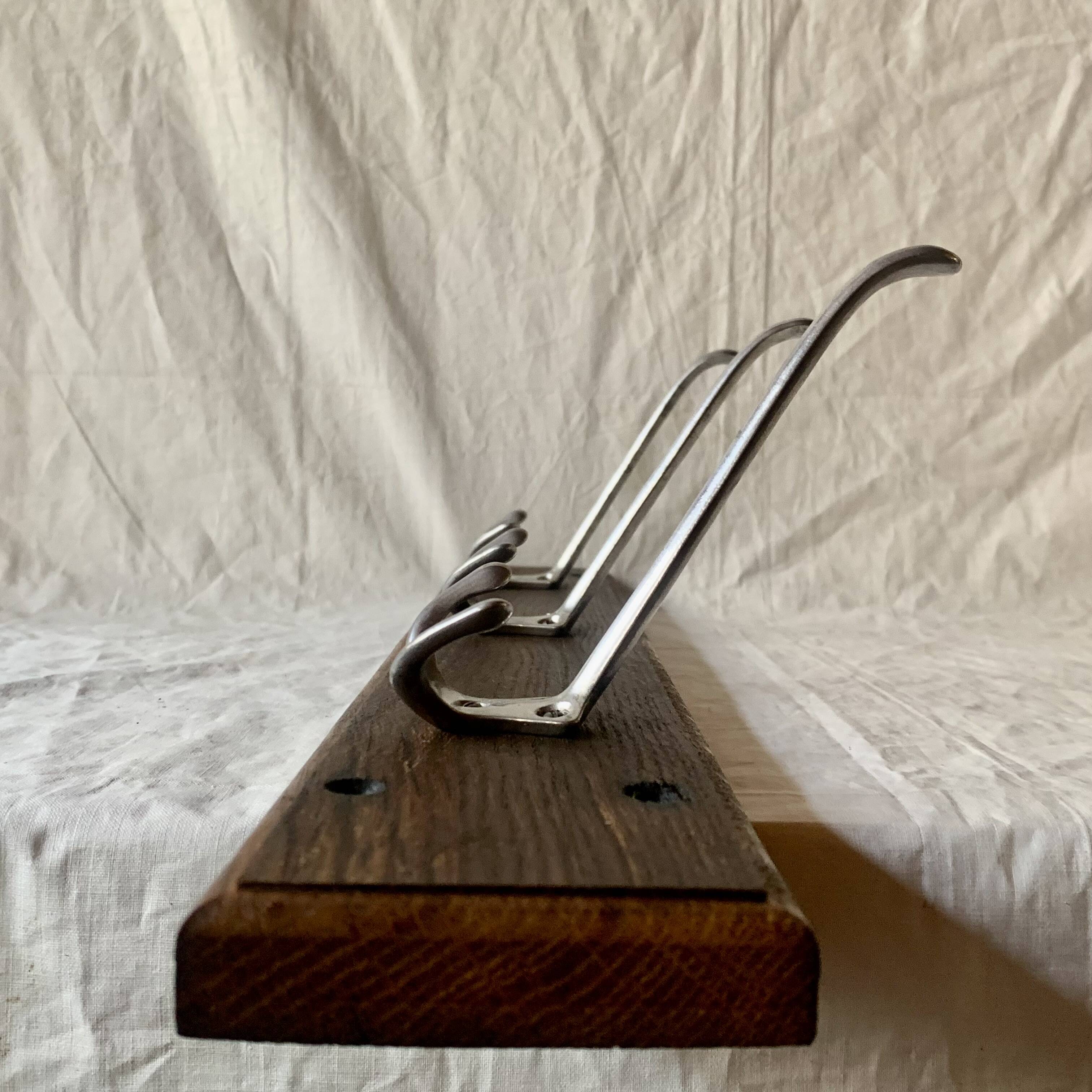 Vintage wall-mounted coat rack in solid wood - 3 cast aluminum hooks